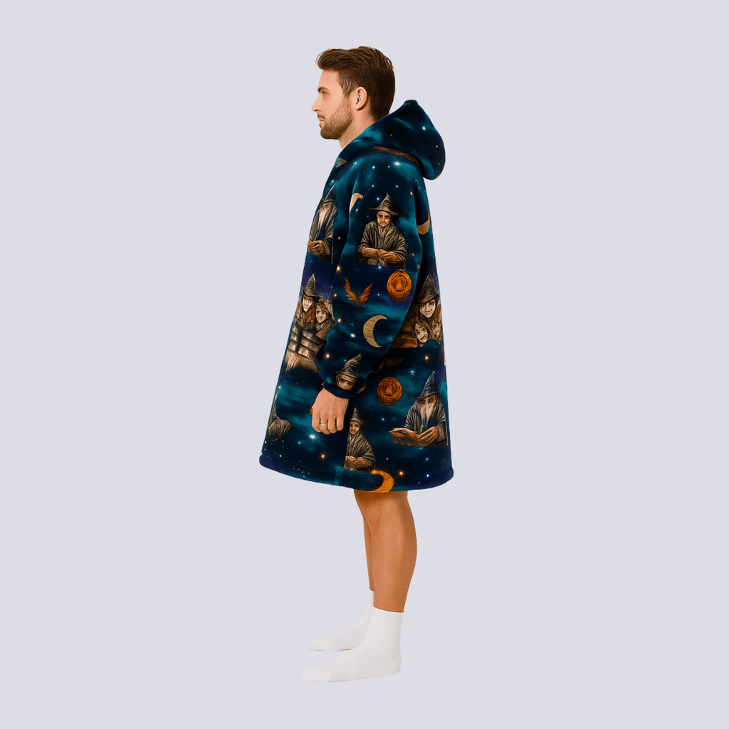 Side view of Wise Wizard Warrior wearable blanket highlighting 96 cm oversized fit and soft sherpa lining.